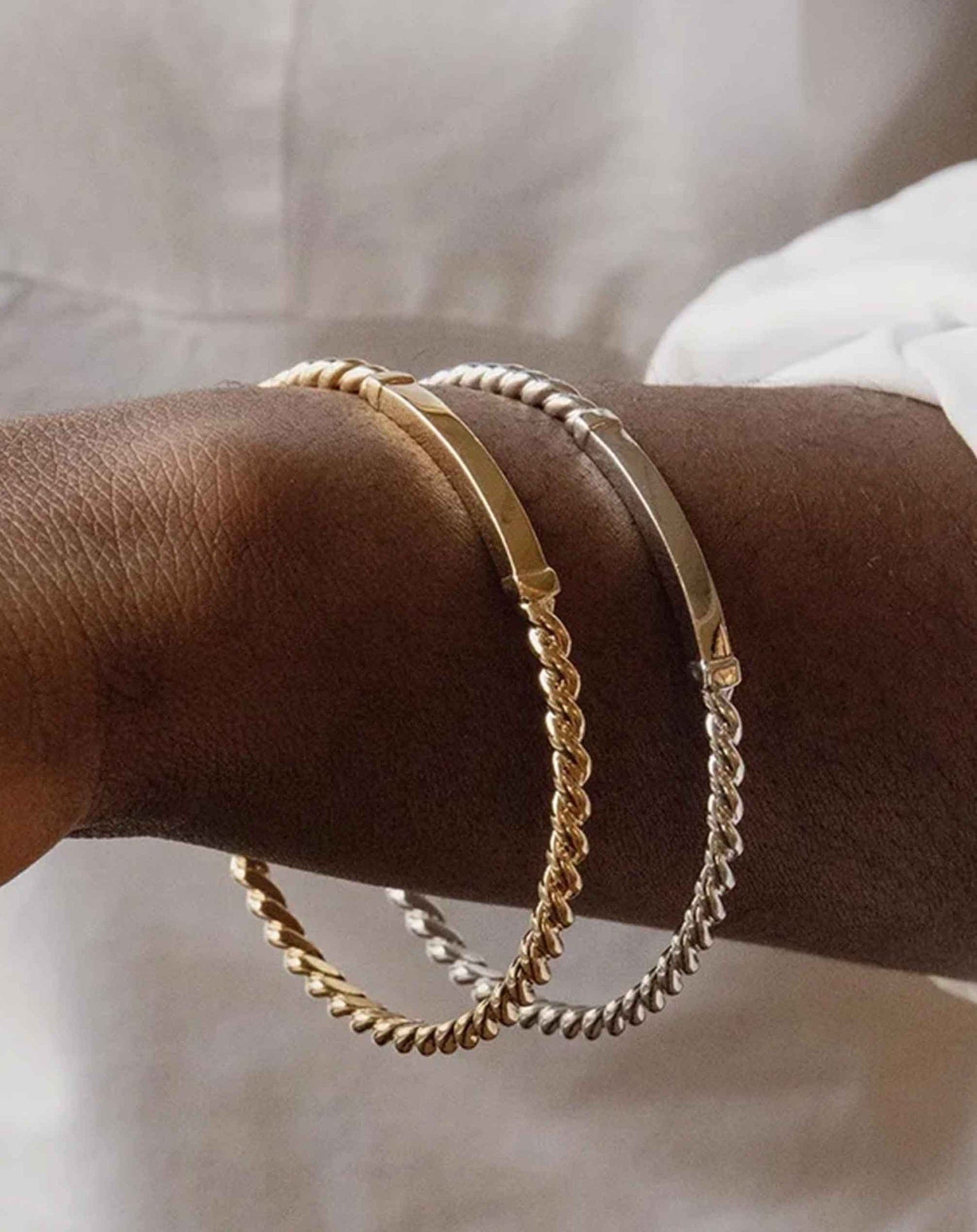 Knots Bangle Yellow Gold