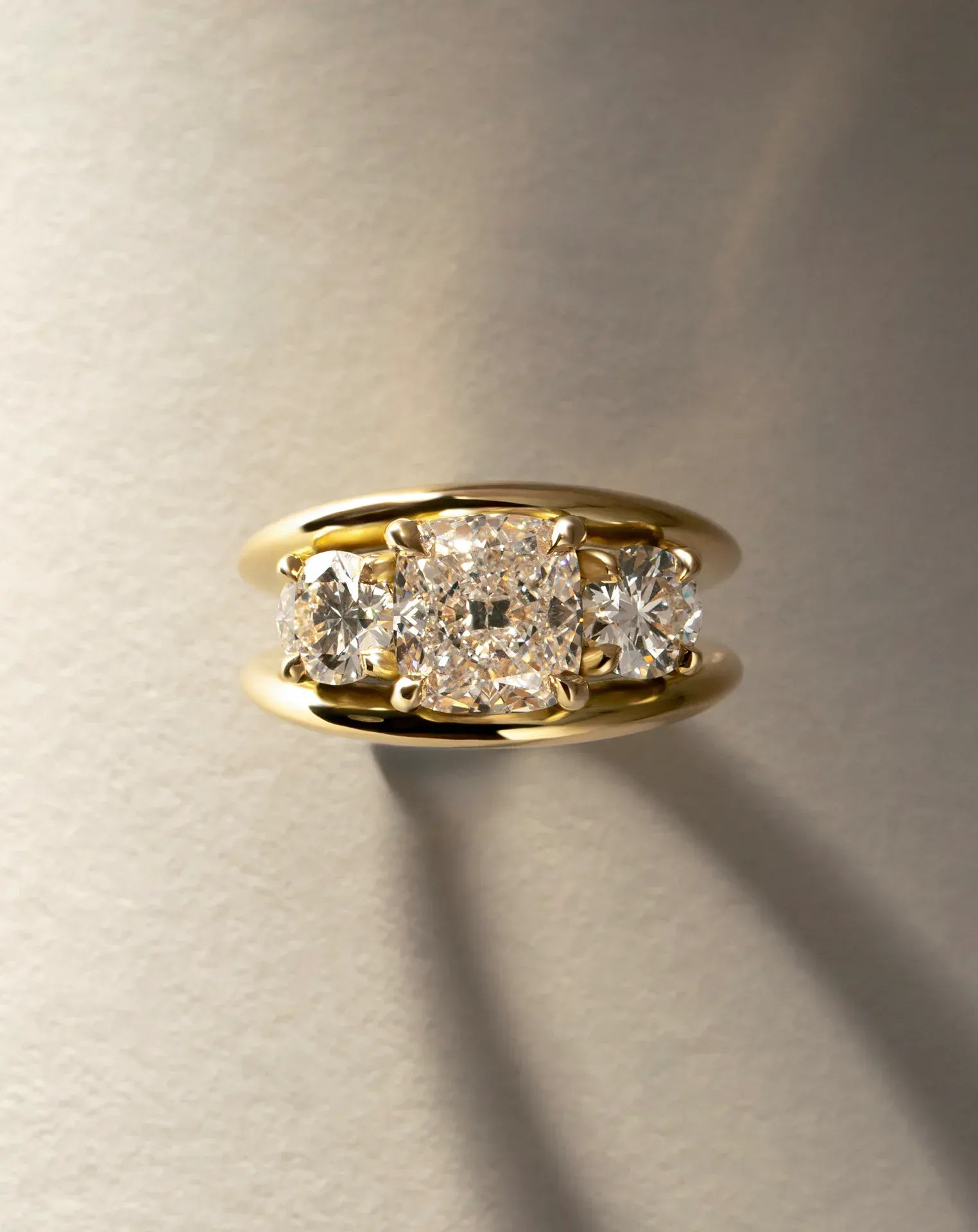 Constantin Three Stone