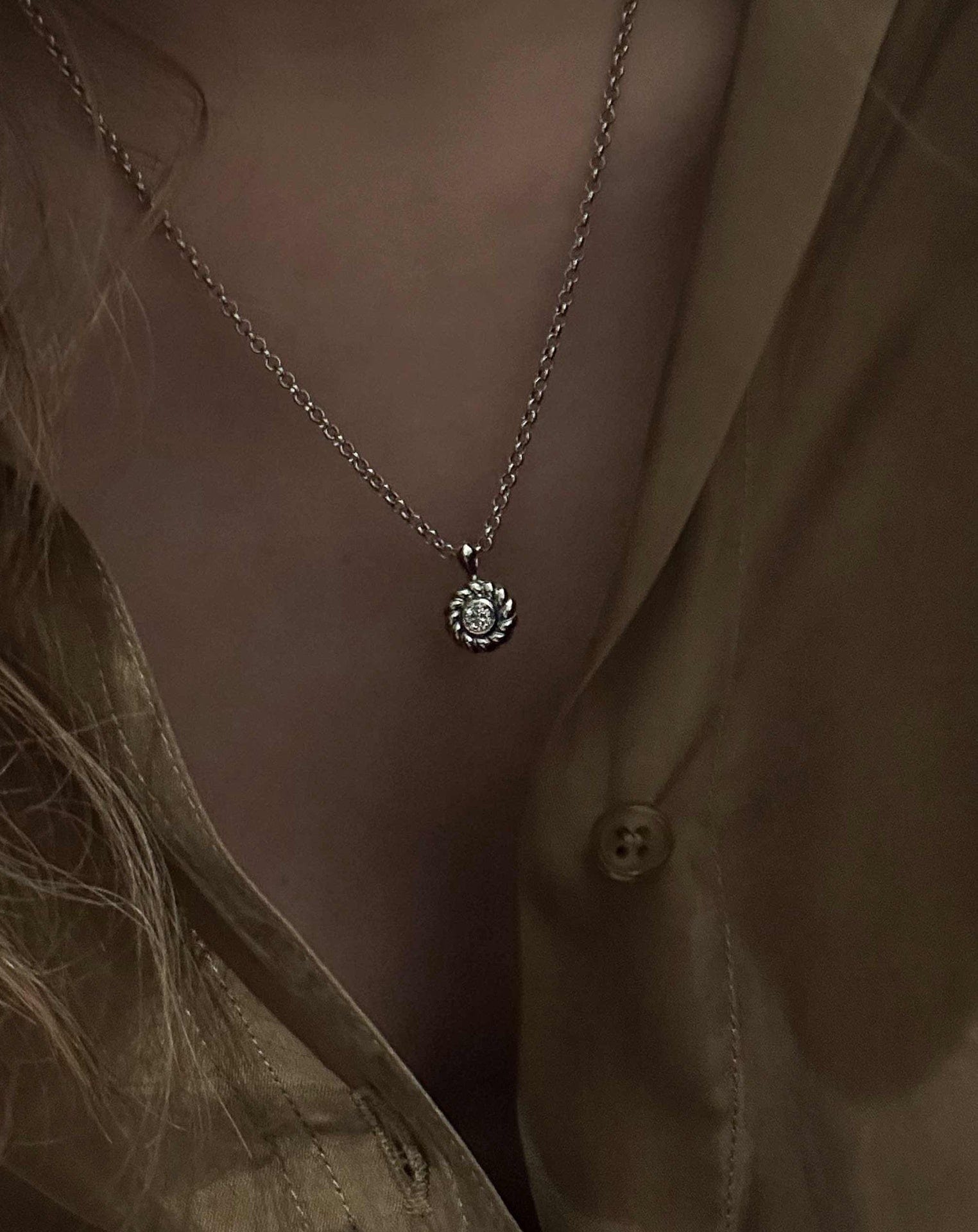 Diamond Darling Knots Pendant White Gold