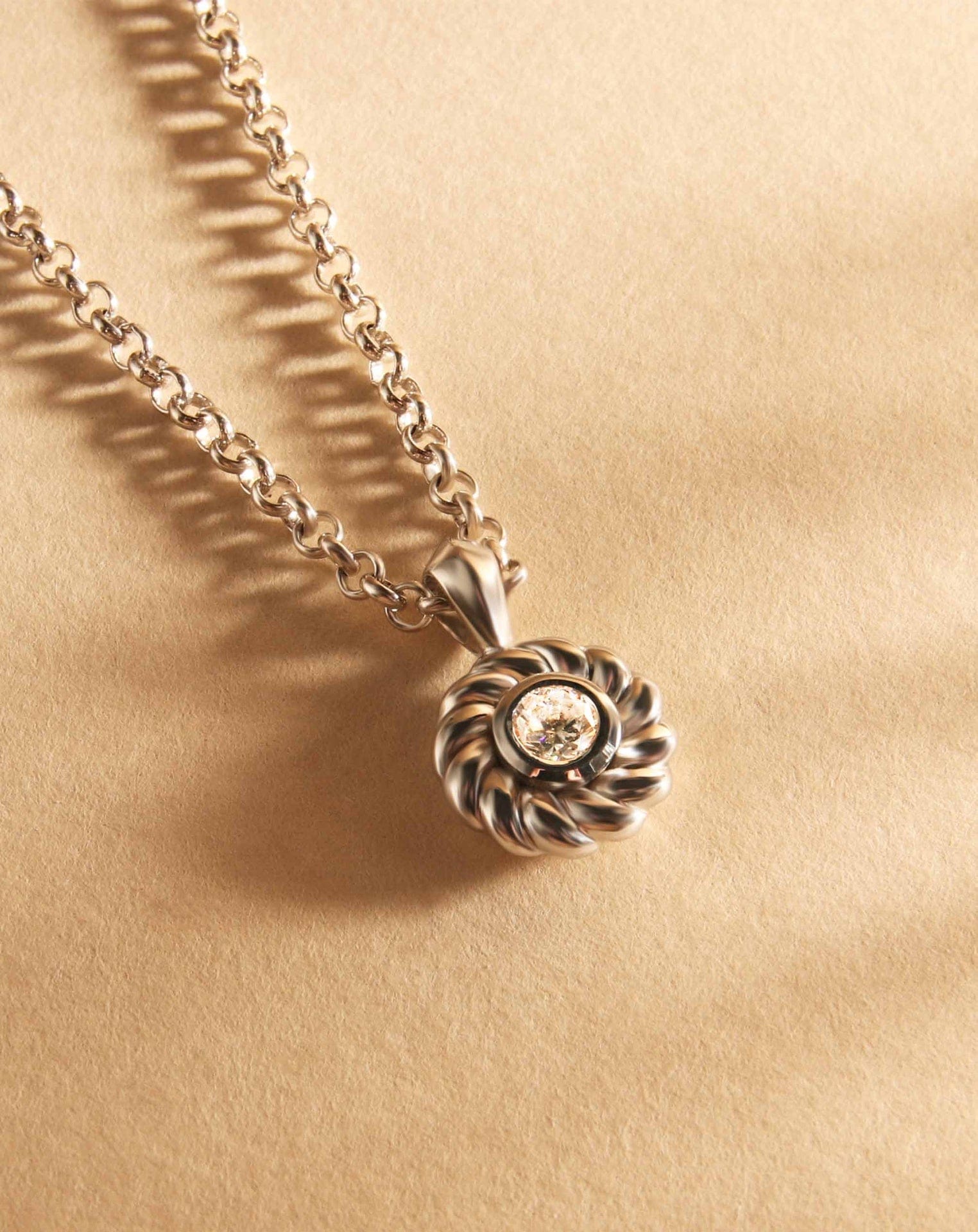 Diamond Darling Knots Pendant White Gold