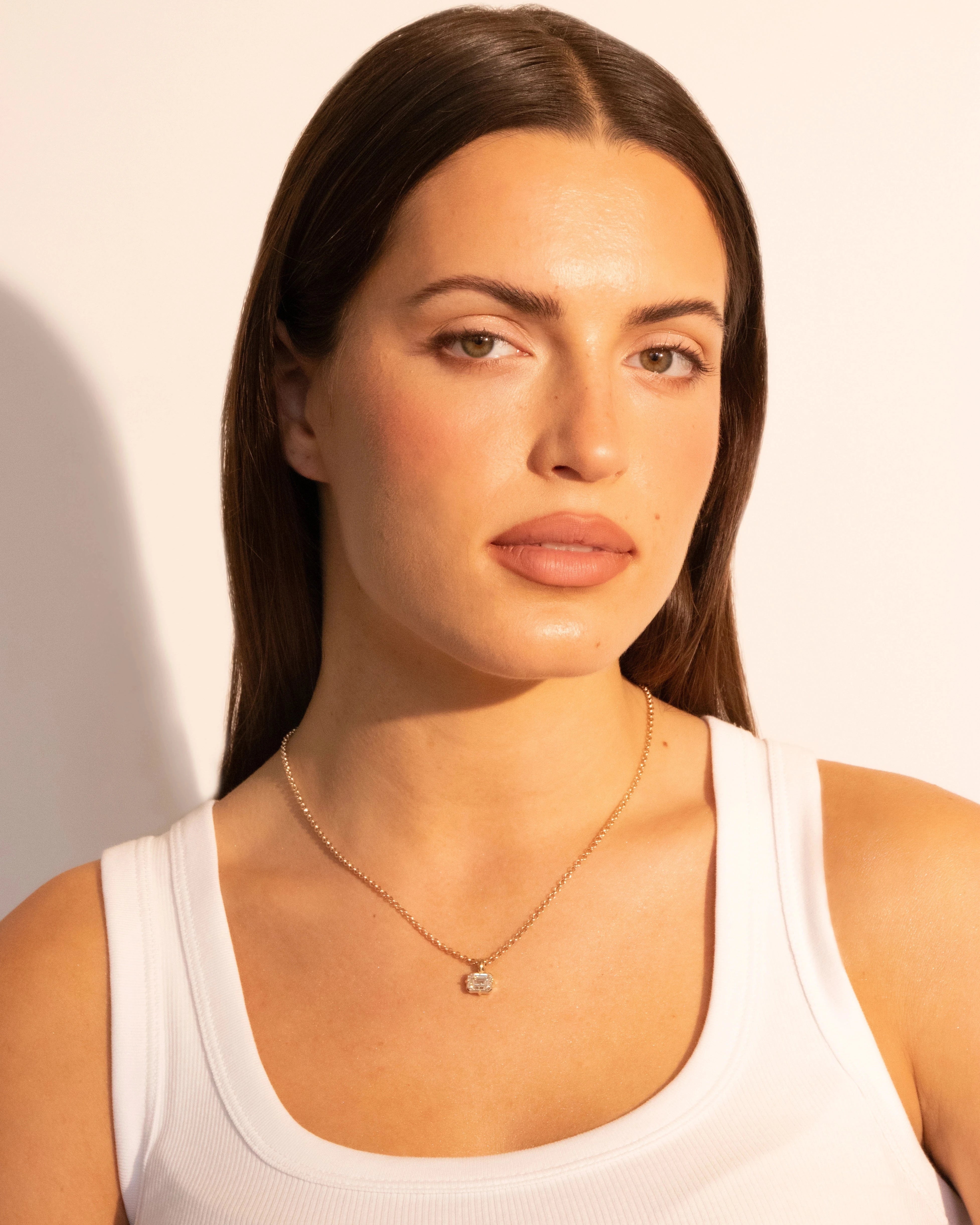 Boussole Pendant in Yellow Gold - Emerald Diamond