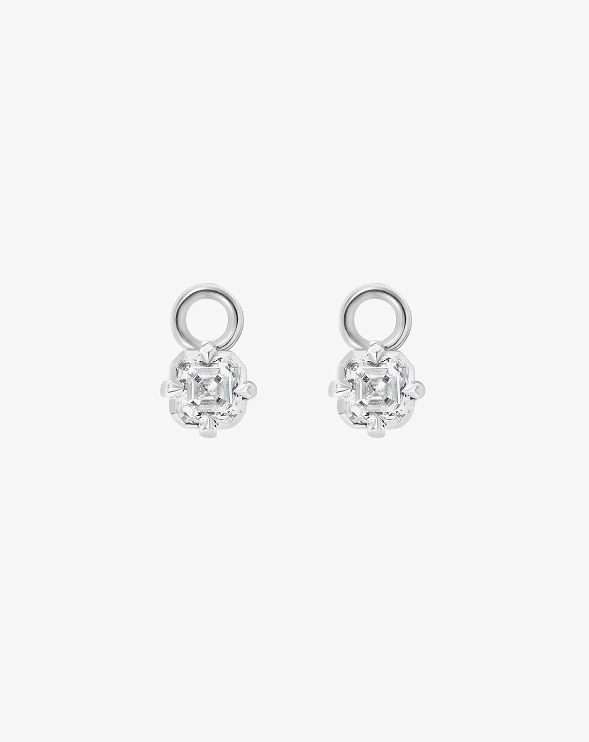 Boussole Huggie Charm in White Gold - Asscher Diamond