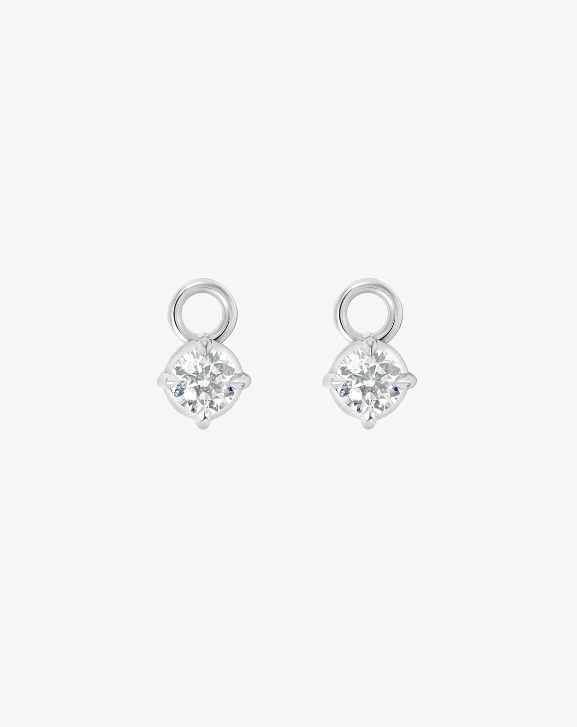 Boussole Huggie Charm in White Gold - Round Brilliant Diamond