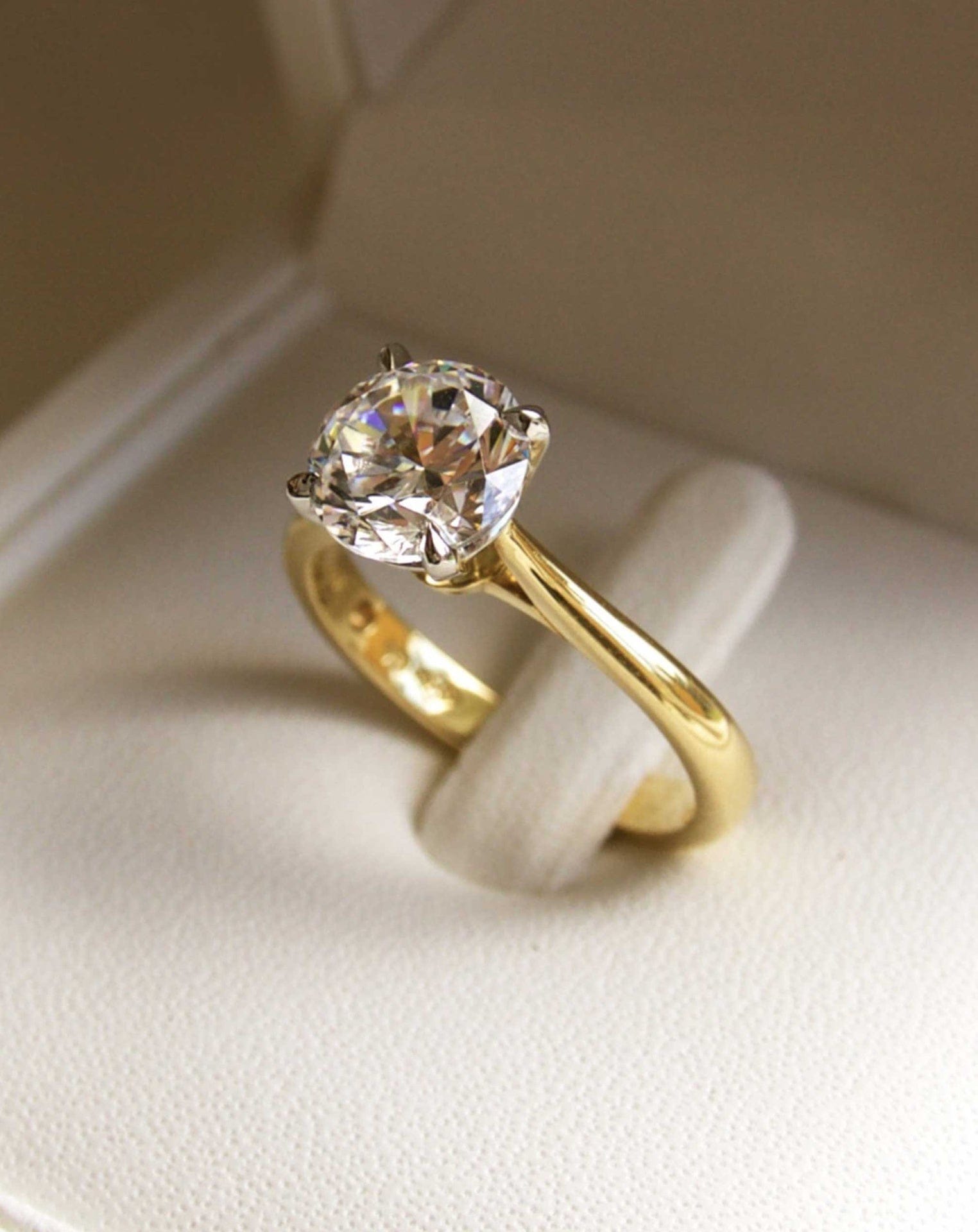 The Indus Setting Yellow Gold