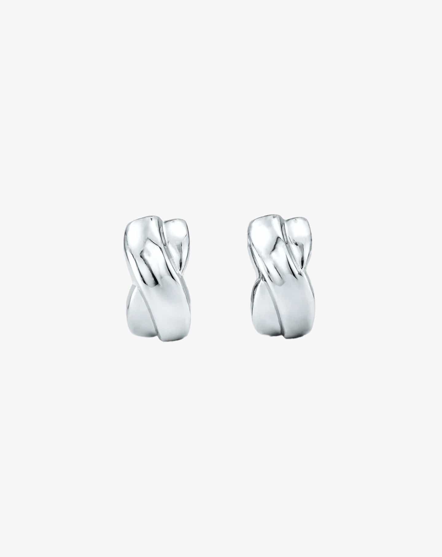 Lovers Knot Grand Huggies White Gold