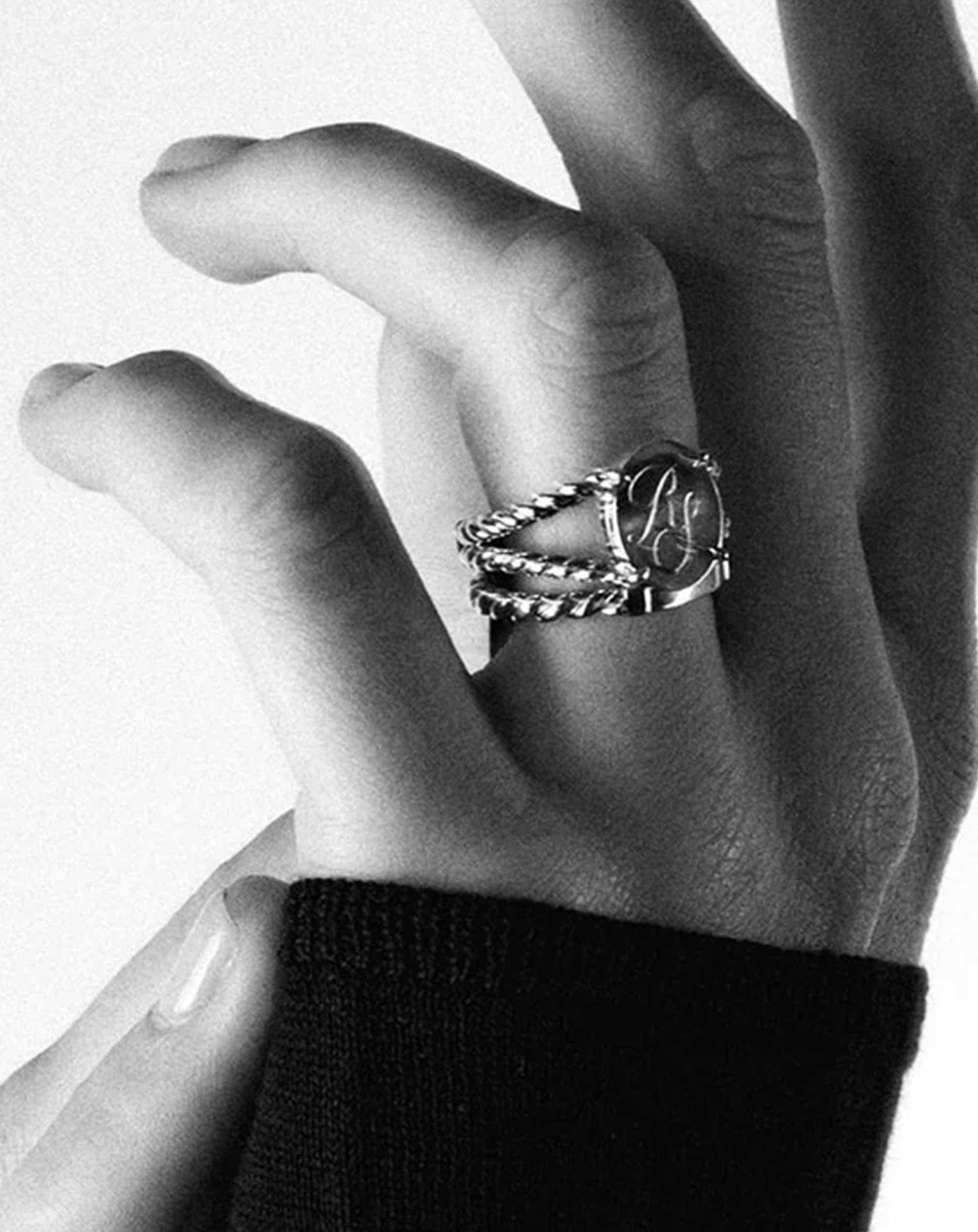 Knots Signet Ring White Gold